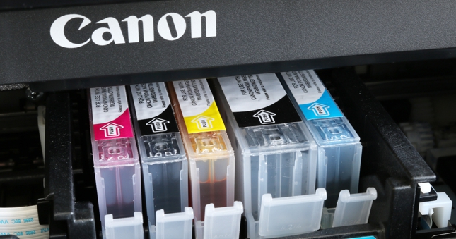 Das separate Pigmentschwarz ist typisch für Canon Druckerpatronen