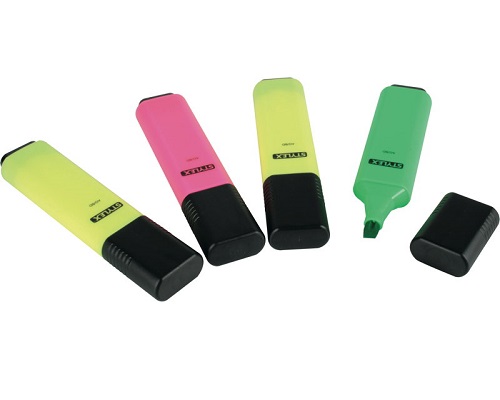 4 Stylex Textmarker: 2x Gelb, 1x grün, 1x pink